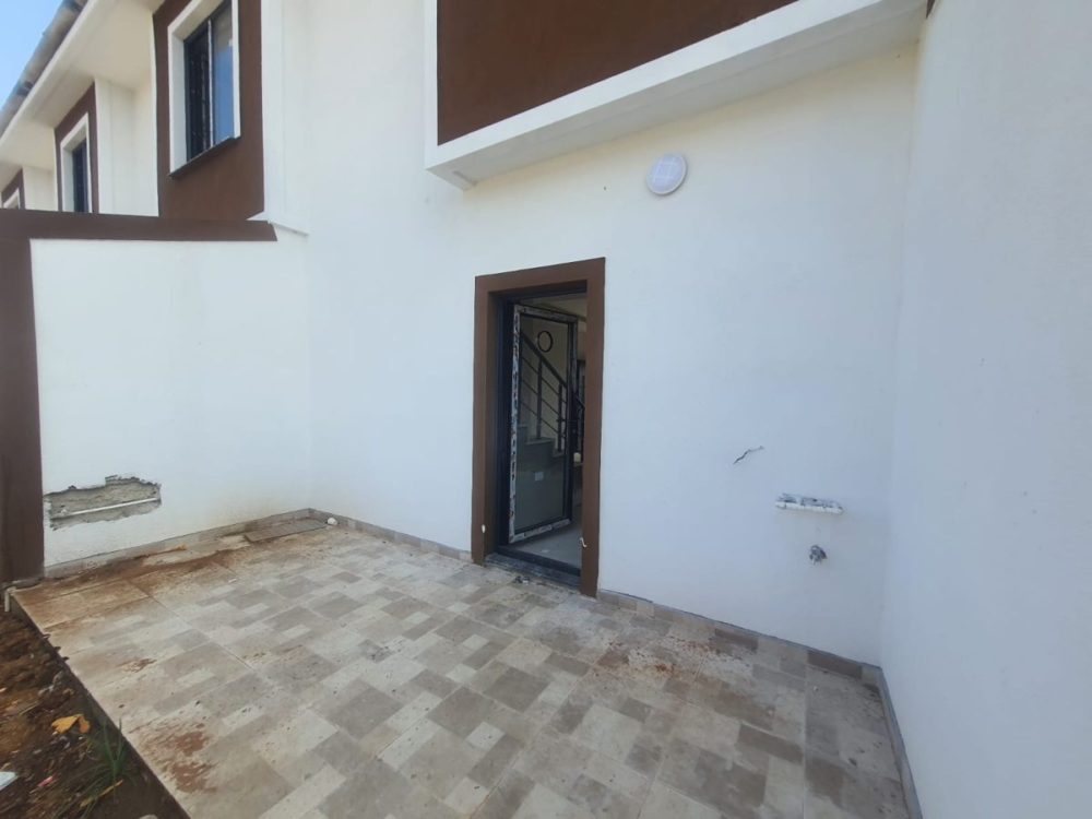 DENİZE 300 METRE 3+1 TRİPLEKS SATILIK YAZLIK VİLLA