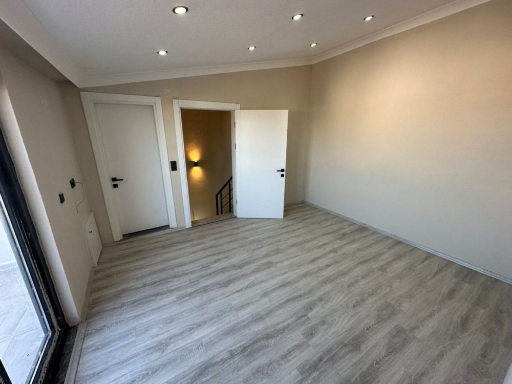 KOCAALİ SAHİLDE 3+1 DENİZ MANZARALI DUBLEKS DAİRE