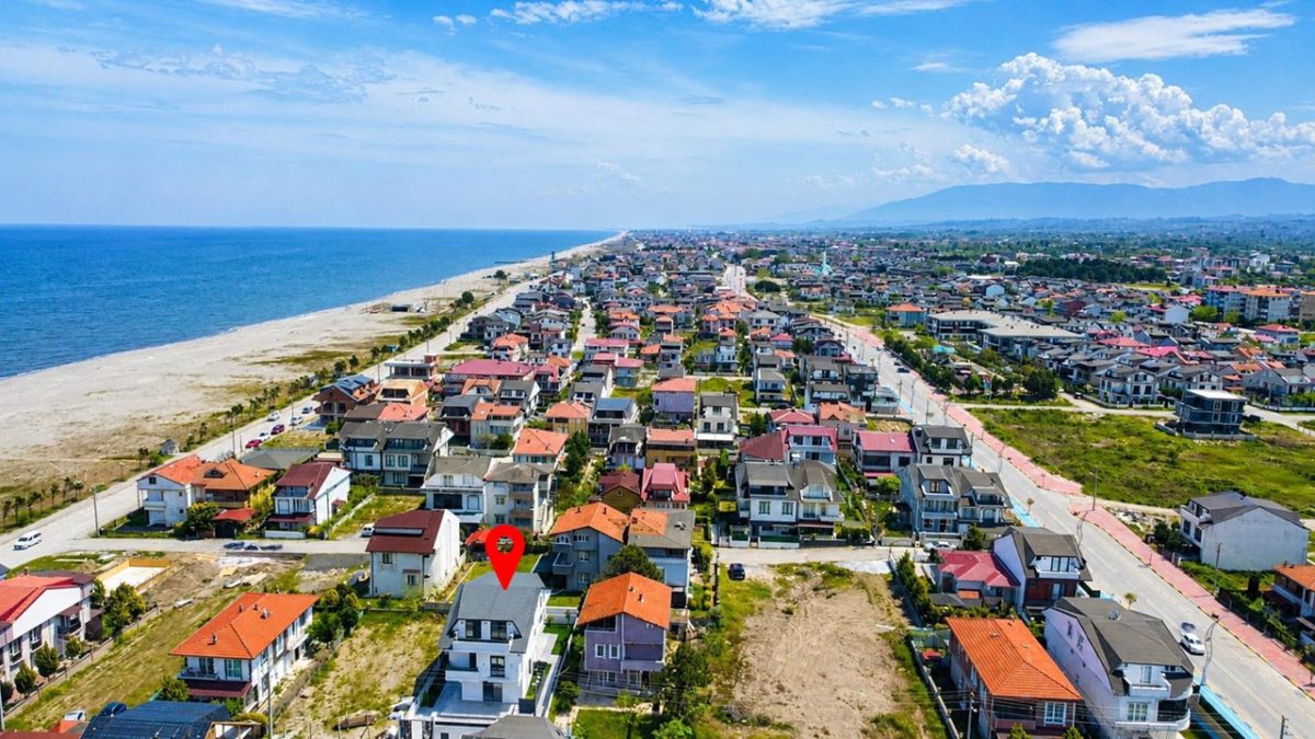 KOCAALİDE DENİZ MANZARALI YÜZME HAVUZLU SATILIK TRİPLEKS VİLLA