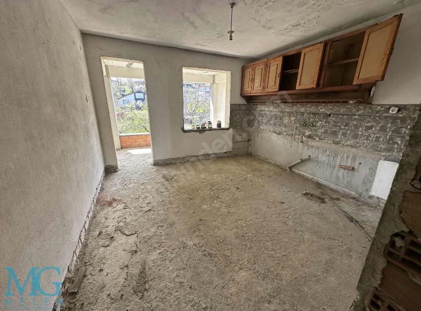 DENİZE SIFIR ARSA İÇİNDE SATILIK TRİPLEKS VILLA