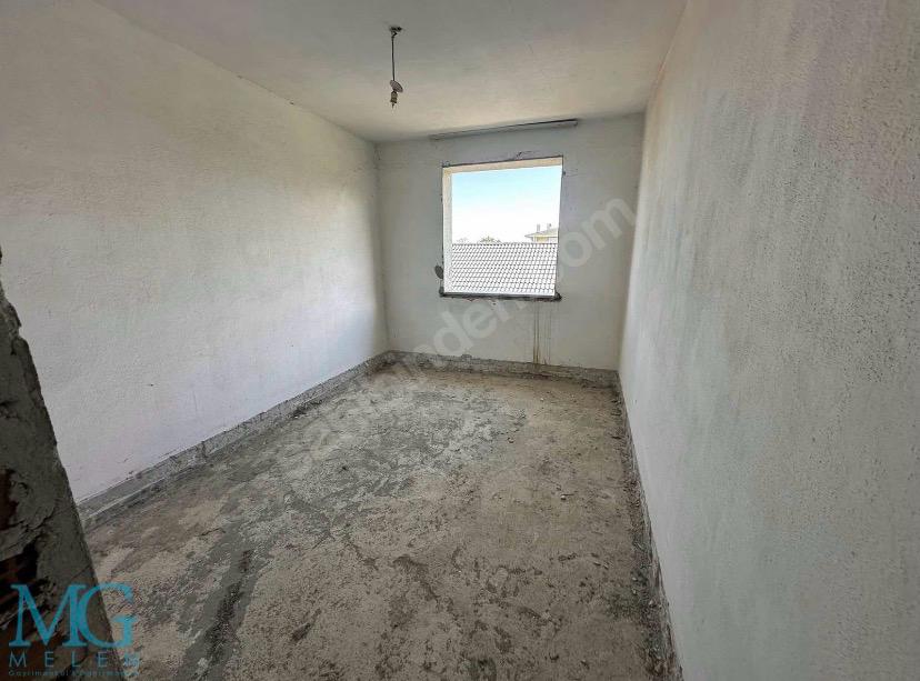 DENİZE SIFIR ARSA İÇİNDE SATILIK TRİPLEKS VILLA