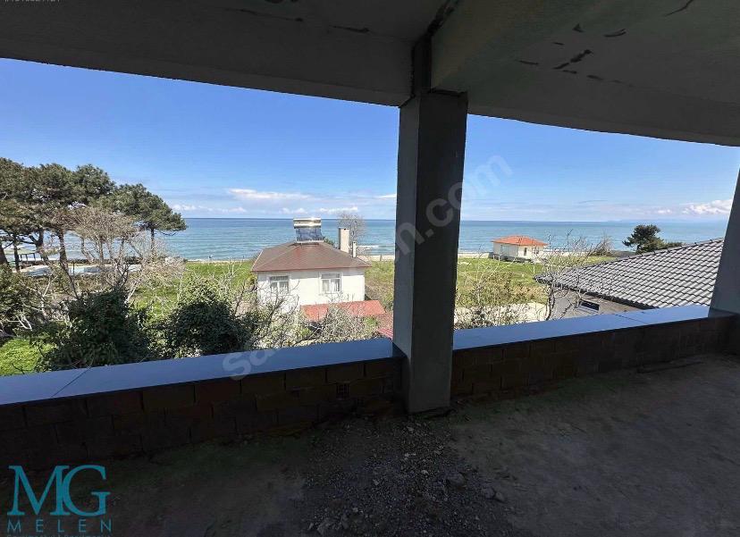DENİZE SIFIR ARSA İÇİNDE SATILIK TRİPLEKS VILLA