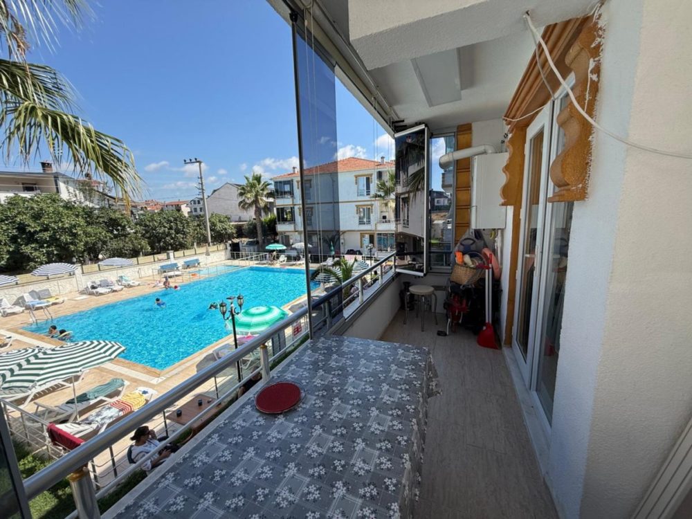 YÜZME HAVUZLU SİTE İÇİNDE SATILIK 2+1 DAİRE