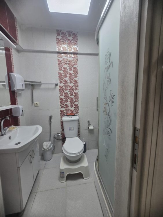 YÜZME HAVUZLU SİTE İÇİNDE SATILIK 2+1 DAİRE