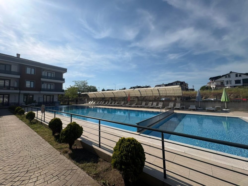 KOCAALİ DENİZE 200 MT SİTE İÇİNDE HAVUZLU SATILIK 2+1 DAİRE