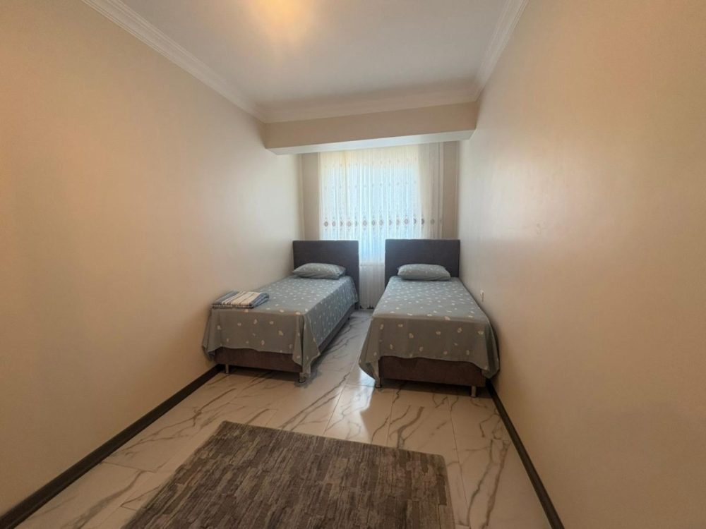 KOCAALİ DENİZE 200 MT SİTE İÇİNDE HAVUZLU SATILIK 2+1 DAİRE