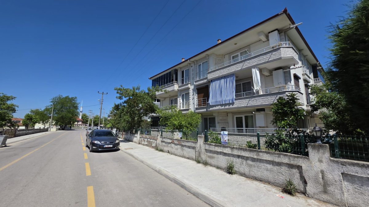 KARASU YENİ MAHALLEDE BAHÇE KATI ŞİRİN 2+1 DAİRE