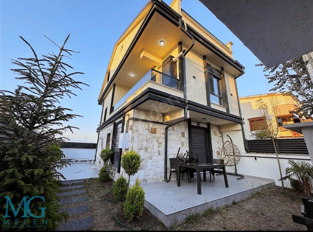 KOCAALİ DE MÜSTAKİL HAVUZLU GENİŞ BAHÇELİ 4+1 VİLLA TAKAS OLUR