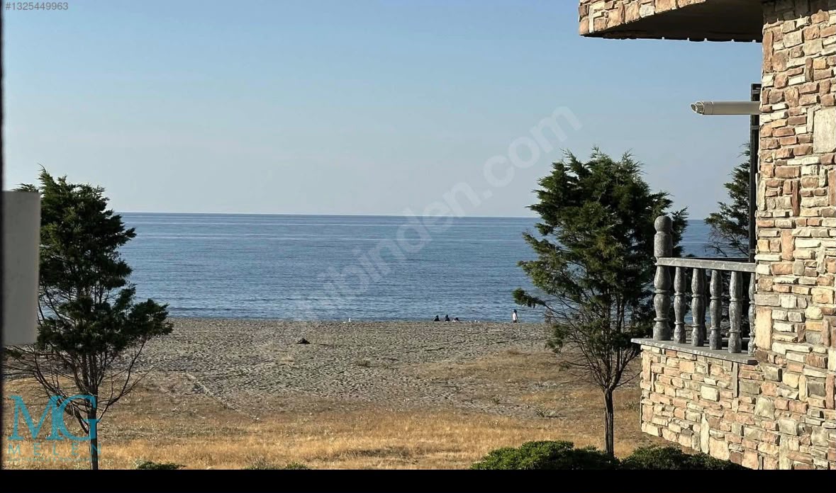 KOCAALİ MERKEZ PLAJDA DENİZE 50 METRE HAVUZLU SATILIK 4 +1 VİLLA