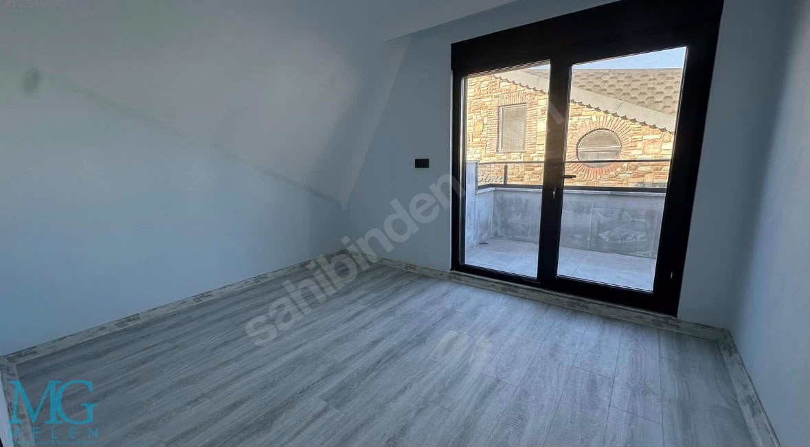 KOCAALİ MERKEZ PLAJDA DENİZE 50 METRE HAVUZLU SATILIK 4 +1 VİLLA