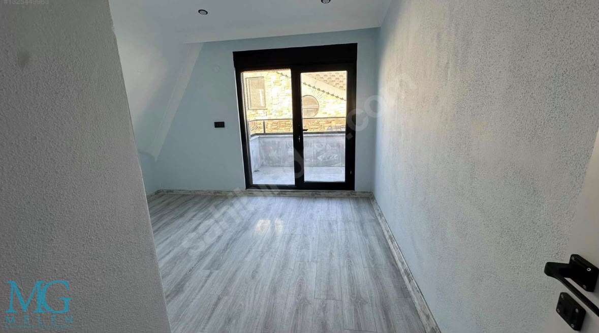KOCAALİ MERKEZ PLAJDA DENİZE 50 METRE HAVUZLU SATILIK 4 +1 VİLLA