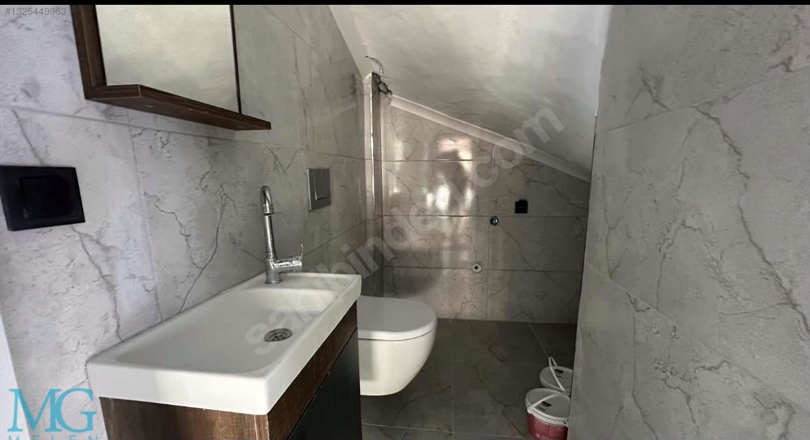 KOCAALİ MERKEZ PLAJDA DENİZE 50 METRE HAVUZLU SATILIK 4 +1 VİLLA
